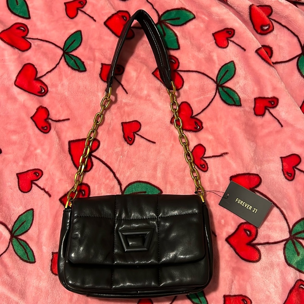 Forever21 black and gold chain purse!